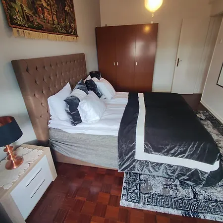 Apartment Almada, T2 W Balcony, Feijo, Lisbon