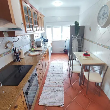 Almada, T2 W Balcony, Feijo, Lisbon Almada