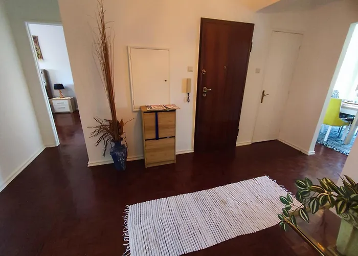 Almada, T2 W Balcony, Feijo, Lisbon * אלמאדה