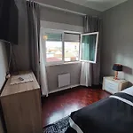 Almada, T2 W Balcony, Feijo, Lisbon Διαμέρισμα
