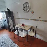 Almada, T2 W Balcony, Feijo, Lisbon Διαμέρισμα
