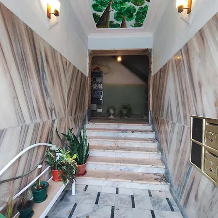 Almada, T2 W Balcony, Feijo, Lisbon *