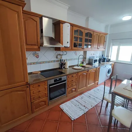 Almada, T2 W Balcony, Feijo, Lisbon شقة ألمادا