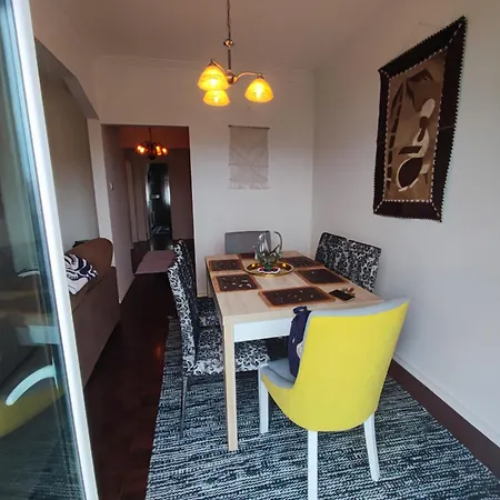 Almada, T2 W Balcony, Feijo, Lisbon شقة ألمادا