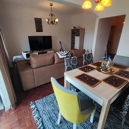 Almada, T2 W Balcony, Feijo, Lisbon