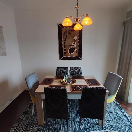 Almada, T2 W Balcony, Feijo, Lisbon * ألمادا