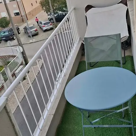 Almada, T2 W Balcony, Feijo, Lisbon