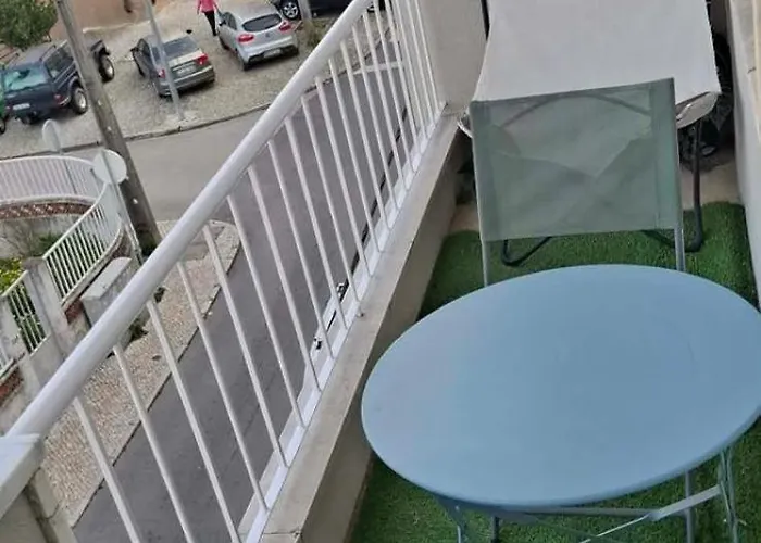 Almada, T2 W Balcony, Feijo, Lisbon